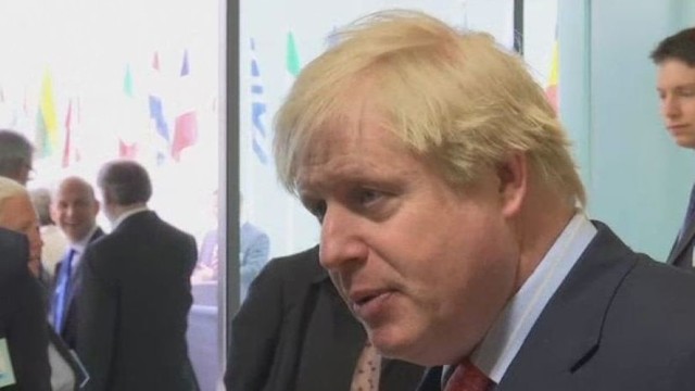 Borisas Johnsonas: žudikų dar nežinome, bet mintimis esame su nužudytųjų artimaisiais