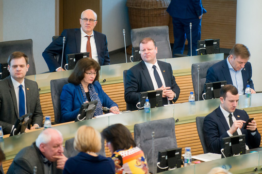 Seimas ruošiasi stabdyti emigraciją: „Mūsų tauta yra reanimacijos palatoje“