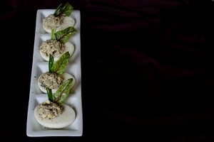 Kiaušiniai su pesto padažu – šiemet geriausias atradimas virtuvėje