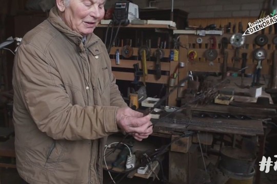 Ilgaamžis senolis aplinkinius džiugina neįtikėtinomis aistromis