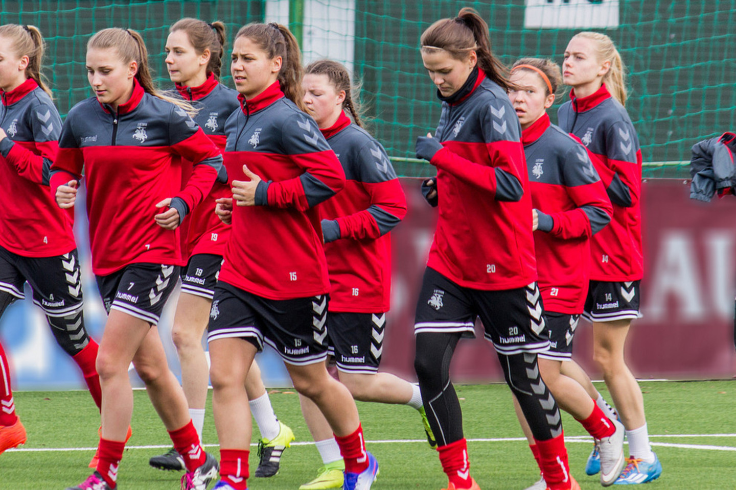 Lietuvos moterų futbolo rinktinė rengiasi kovoms Vilniuje ir Kaune