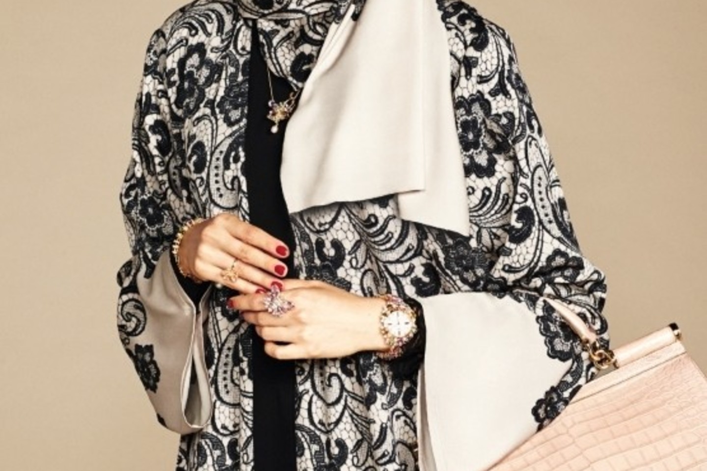 „Dolce &amp; Gabbana“ kolekcija, skirta arabėms, sulaukė ir vakariečių moterų susižavėjimo.