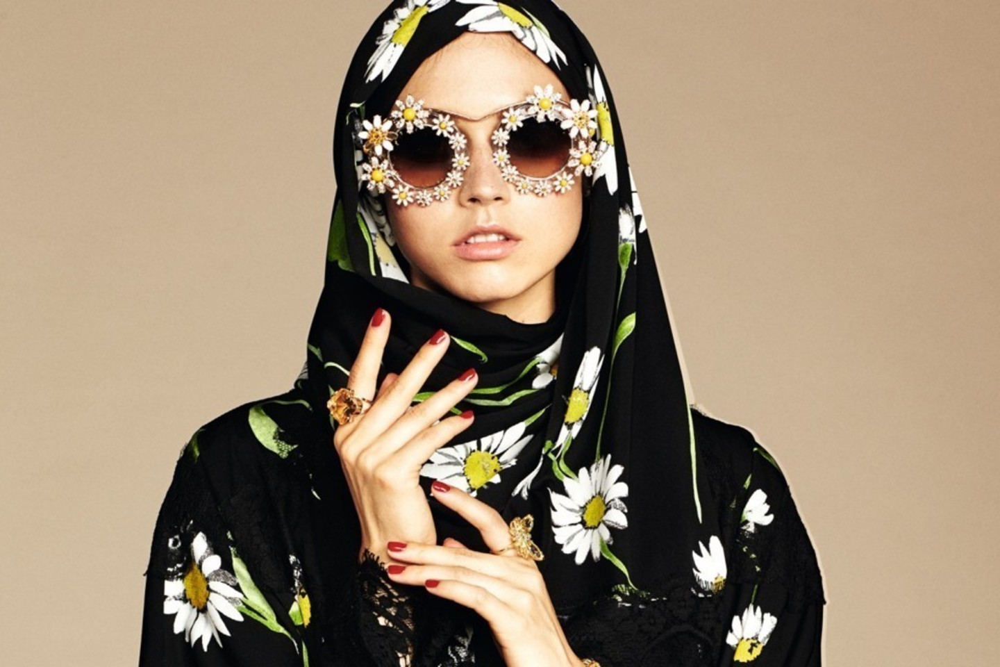 „Dolce &amp; Gabbana“ kolekcija, skirta arabėms, sulaukė ir vakariečių moterų susižavėjimo.