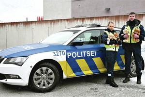 Su Estijos policininkais patruliuos ir meškiukai