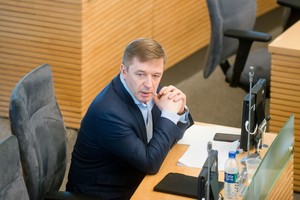 Politinė klampynė: artėja Sauliaus Skvernelio ir Ramūno Karbauskio jungtuvių pabaiga?