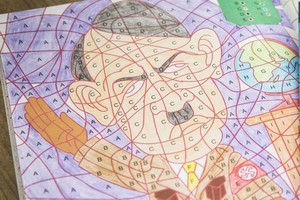 Skandalas. Tėvai apstulbo vaikiškose spalvinimo knygelėse radę Hitlerio atvaizdą