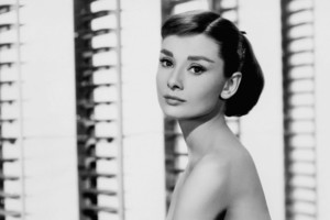 Aktorės Audrey Hepburn sūnūs dalijasi jos sukneles