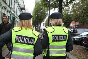 Policijos pareigūnei – makabriški grasinimai užkrėsti nepagydoma liga
