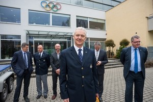 Buriuotojams įteiktas „LTeam“ autobusiukas