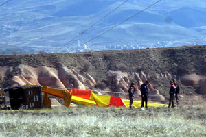 Turkijoje nukritus karšto oro balionui, žuvo turistas, sužeista 20 žmonių