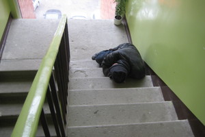 Marijampolėje benamis išmaldos reikalavo grasindamas peiliu