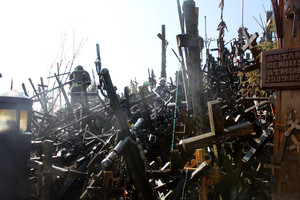 Kryžių kalno padegimu prisipažino pensininkas iš Panevėžio