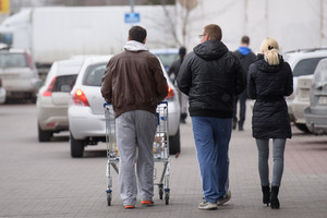 Lenkijoje apsipirkę lietuviai sulaukė netikėto pasiūlymo iš „Maximos“ atstovų