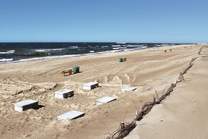 Palangos paplūdimiuose – neįprasta naujovė