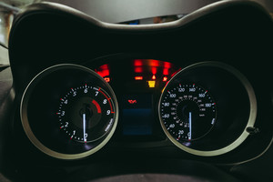 Kada keisti variklio alyvą? Žinoti kilometrų ir laiko neužtenka