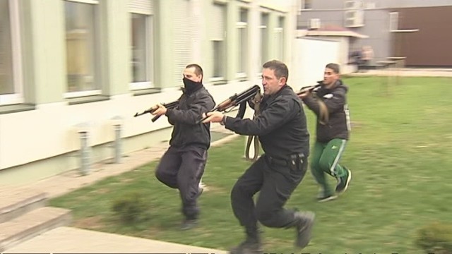 Pamatykite: žalieji žmogeliukai užėmė Šalčininkų policiją