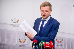 R. Šimašius atkirto G. Landsbergiui: „Politikui nedera kišti rankų į mėšlą ir drabstyti visus aplinkui“