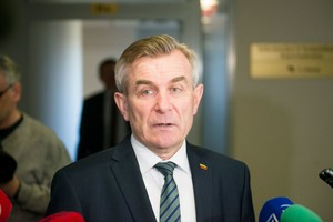 Viktoras Pranckietis mano, kad Gintaras Steponavičius turėtų trauktis iš Seimo