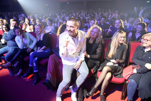 Vilniuje gerbėjas iš proto vedęs Dima Bilanas stebino ir nauju įvaizdžiu