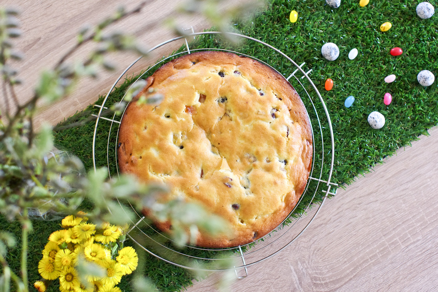Velykų pyragas su džiovintais vaisias ir riešutais