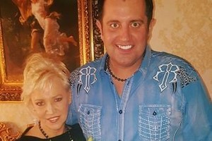 Išgražėjusi Roma Mačiulytė sveikino Rytį Ciciną su gimtadieniu