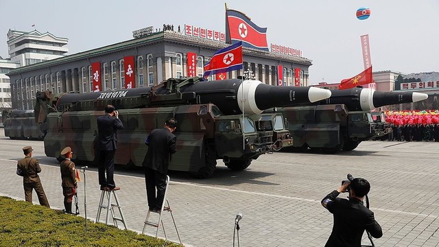 Komunistinė Šiaurės Korėja pasauliui demonstravo karinę galią