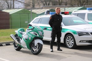 Gatvėse pasirodė galingiausias pareigūnų pirkinys – „Suzuki Hayabusa“