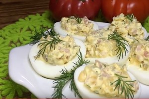 Įdaryti kiaušiniai, kurie pirmieji išgaruoja nuo švenčių stalo