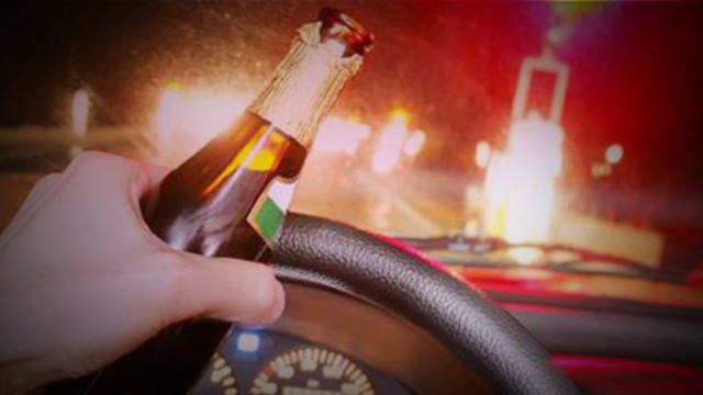 Kalėjimo nebijančių girtuoklių Velykos — prie vairo nesėstų tik uždraudus alkoholį?
