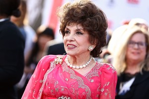 Gina Lollobrigida kenčia nuo asmenybės susidvejinimo?