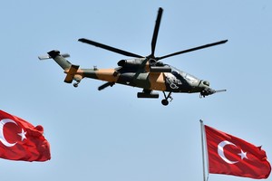 Turkijoje sudužo policijos sraigtasparnis, kuriuo skrido 12 žmonių