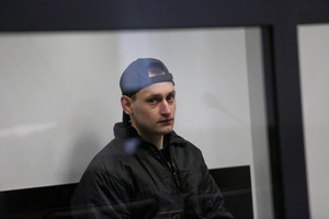 Buvęs vaikų globos namų auklėtinis jį priglaudusiam vyrui surengė egzekuciją – mirtinai sudaužė strypu