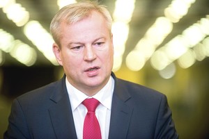 Mindaugas Bastys prisiekinėjo mylįs tėvynę, bet gavo per galvą