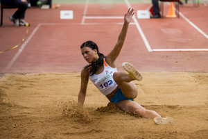 Pagimdžiusi Dovilė Dzindzaletaitė sugrįžo: pirmasis mamos blynas neprisvilo