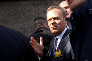 Donaldas Tuskas atvyksta į Varšuvą duoti parodymų prokurorams