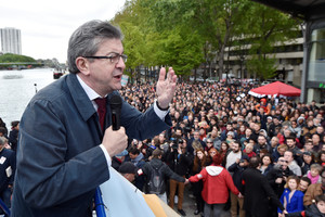 Finišo tiesioji: kandidatai į Prancūzijos prezidento postą griebiasi radikaliausių priemonių