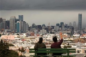 Stiklo mieste akis bado gyvenimo kontrastai