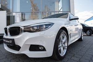 Marijampolėje atidarytas įspūdingas naujų automobilių salonas