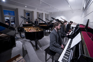 Užfiksavo rekordą: Vilniaus instrumentų rojuje – didžiausias klavišininkų ansamblis