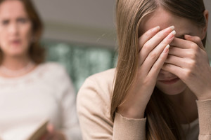 Pašiurpo sužinojusi apie dukros meilės reikalus: „Tai matė visa mokykla“