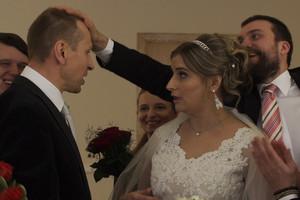 Aktorė Aušra Štukytė pasimatavo vestuvinę suknelę