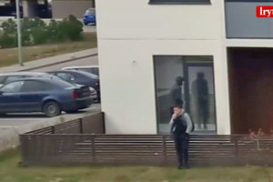 Policijai buvo neįdomu: nufilmuotas bandymas įsilaužti į butą Pilaitėje