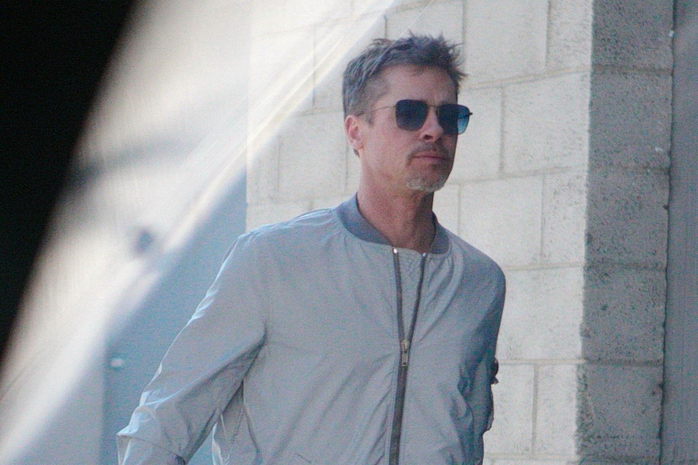  Holivudo aktorius Bradas Pittas tiesiog nyksta akyse.<br> ViDaPress nuotr.