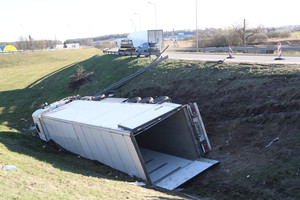 Pamatęs, kas sėdasi prie vilkiko vairo, net išsižiojo – būgštavimai pasitvirtino