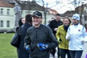 Vilniaus Bernardinų bažnyčios klebonas – su sportiniu kostiumu