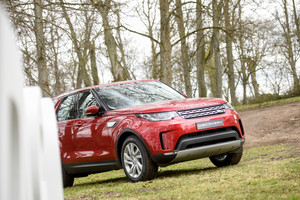 „Land Rover Discovery“ pasirodė Vilniaus gatvėse