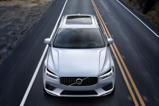 „Volvo“ pradėjo gaminti naujuosius visureigius XC60 ir paskelbė kainą