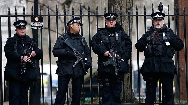 Londone suimti 5 terorizmu įtariami vyrai ir moteris