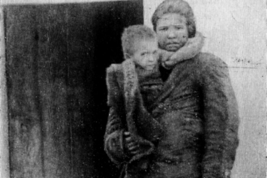 Stalino teroras badu: ištinę žmonės valgė kates, šunis ir net vienas kitą