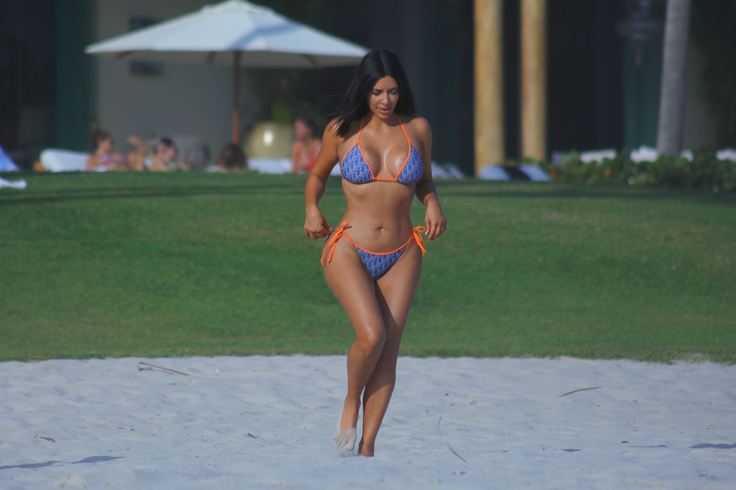 Kim Kardashian parodė savo kūną.<br>ViDA Press nuotr.